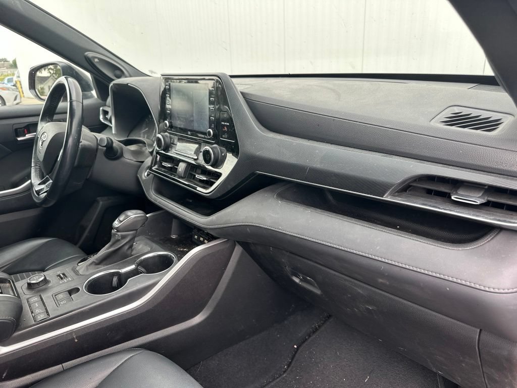 Used 2021 Toyota Highlander XSE AWD/4WD image 35