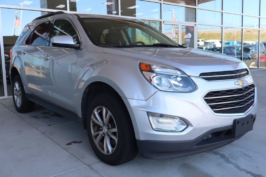 Used 2017 Chevrolet Equinox LT w/ Driver Confidence Package II AWD/4WD image 1