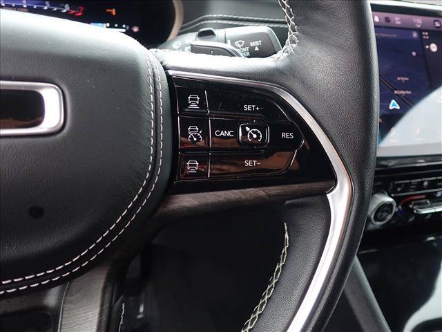 Used 2022 Jeep Grand Cherokee L Overland w/ Luxury Tech Group IV AWD/4WD image 17