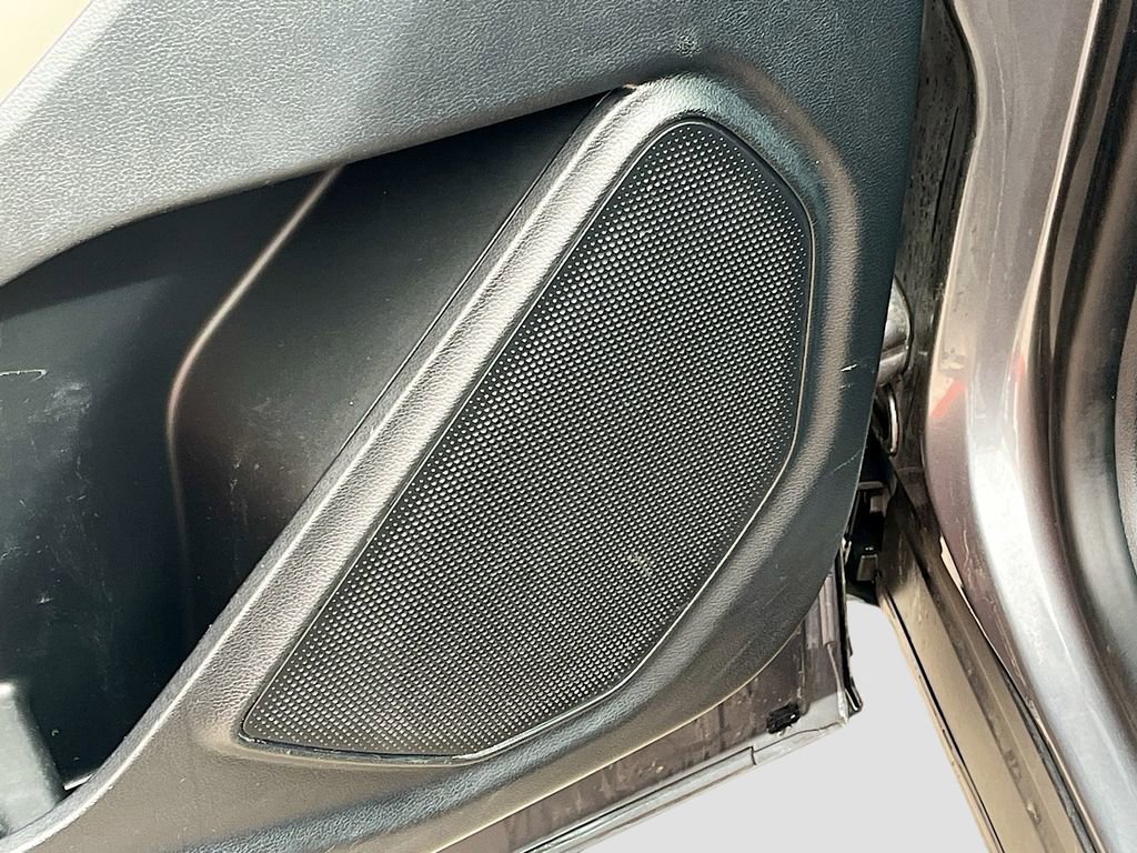 Used 2021 Ford Explorer XLT w/ Equipment Group 202A image 19