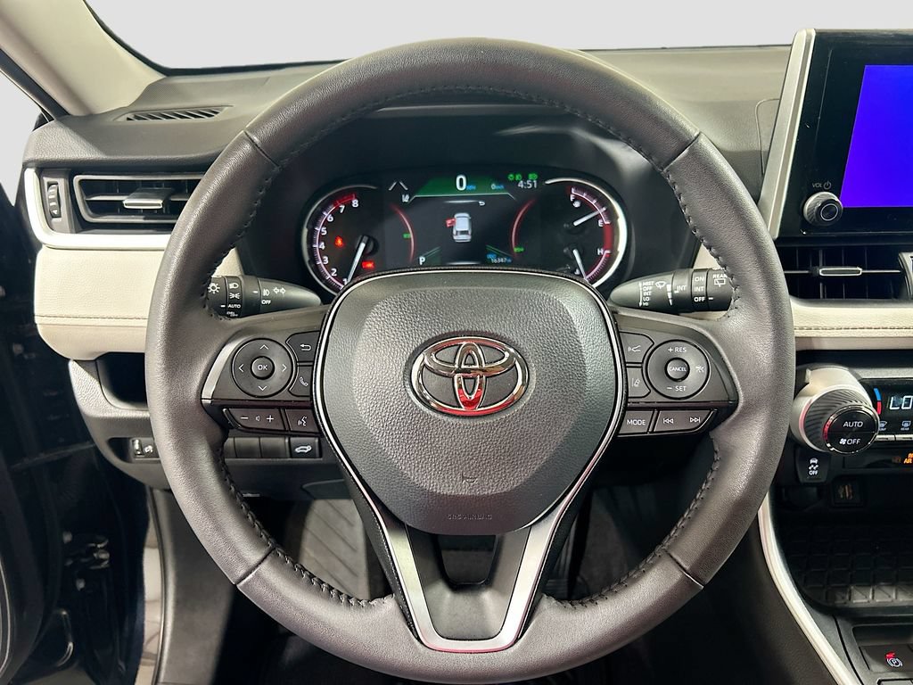 Used 2025 Toyota RAV4 XLE Premium FWD image 10