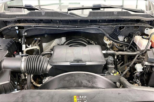 Used 2023 Chevrolet Silverado 2500 LT w/ Convenience Package image 9