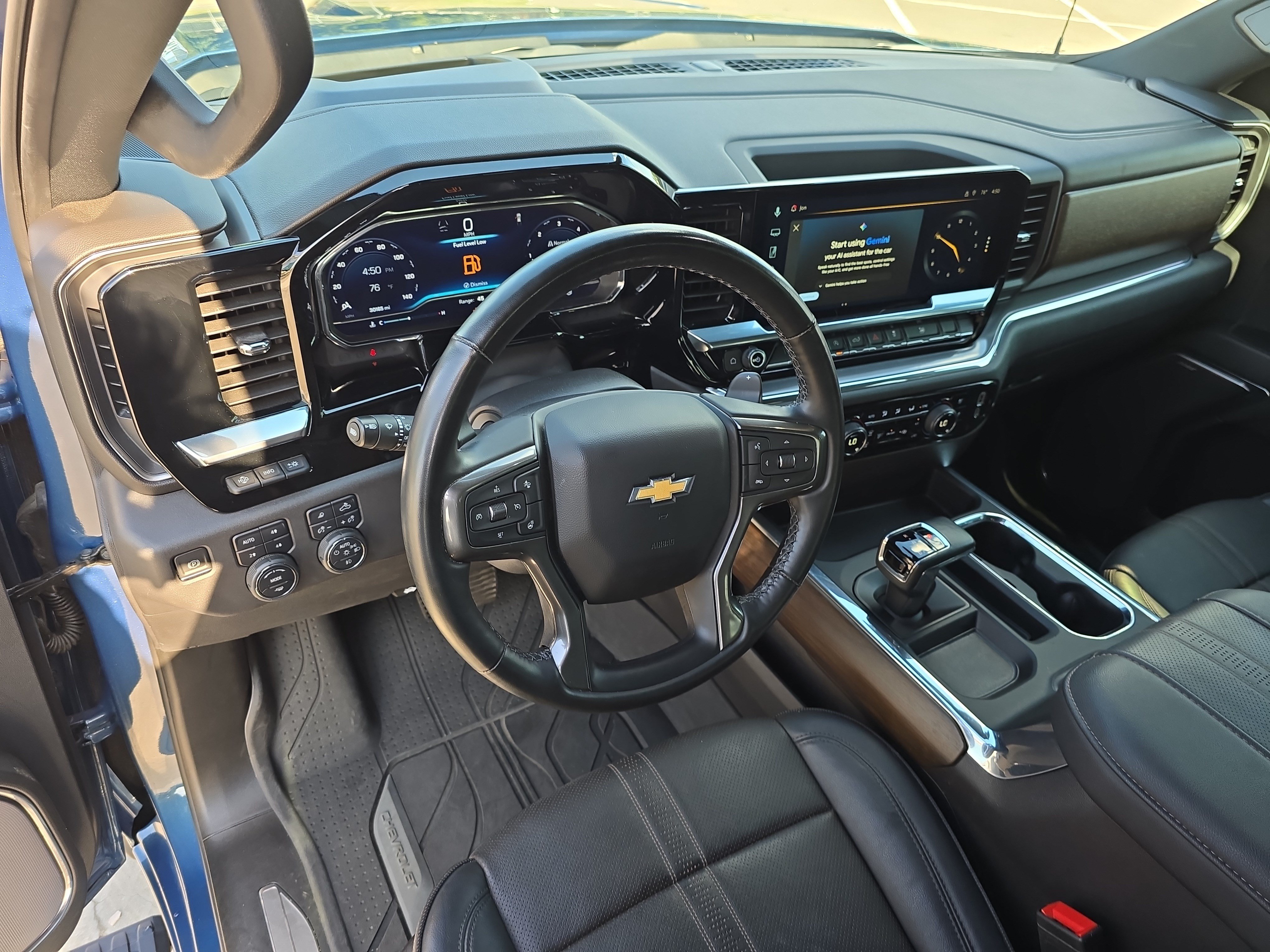 Used 2024 Chevrolet Silverado 1500 High Country w/ High Country Premium Package AWD/4WD image 17