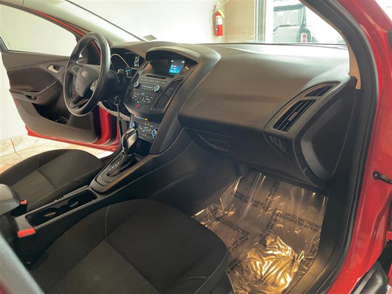 Used 2015 Ford Focus SE image 51