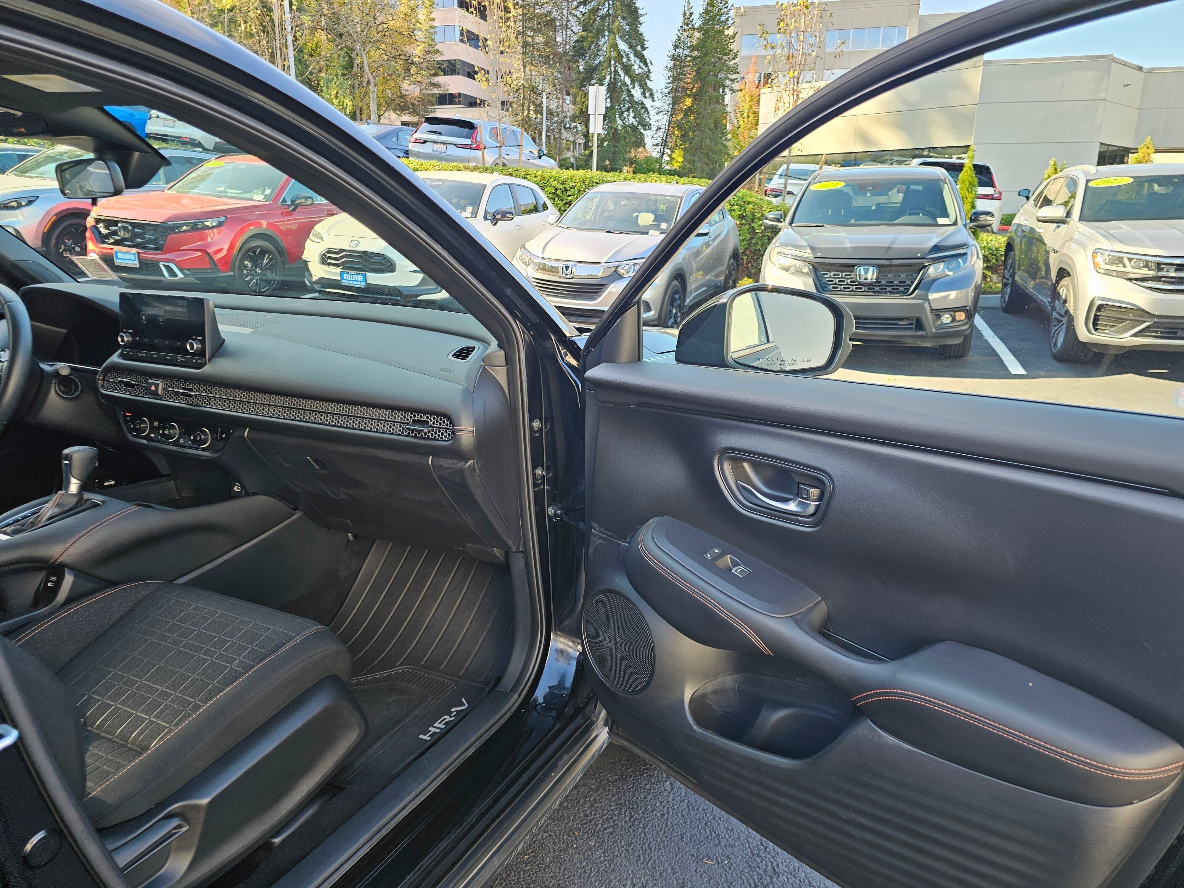 Used 2024 Honda HR-V Sport image 12