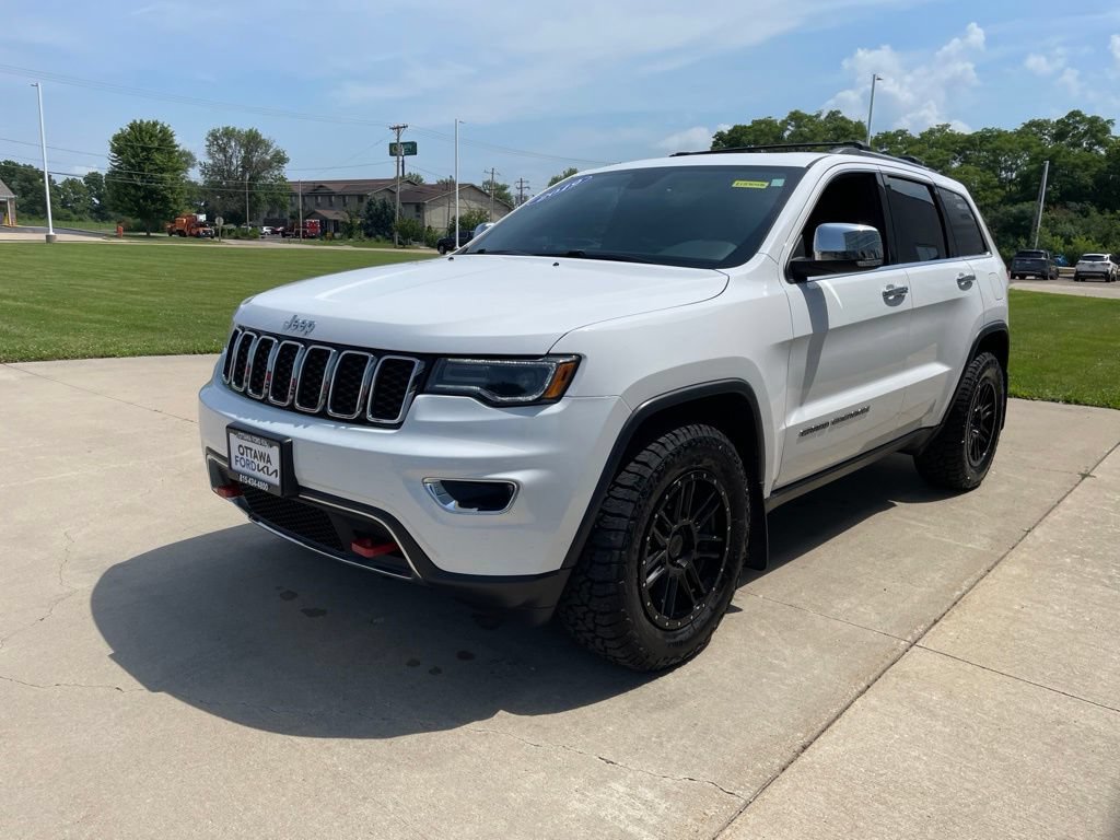 Used 2019 Jeep Grand Cherokee Limited w/ Luxury Group II AWD/4WD image 2