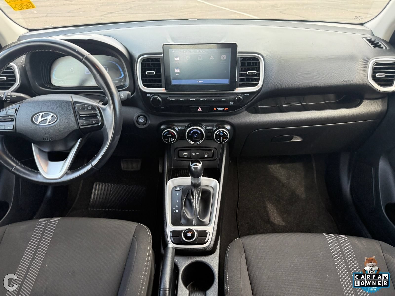 Used 2024 Hyundai Venue SEL FWD image 16
