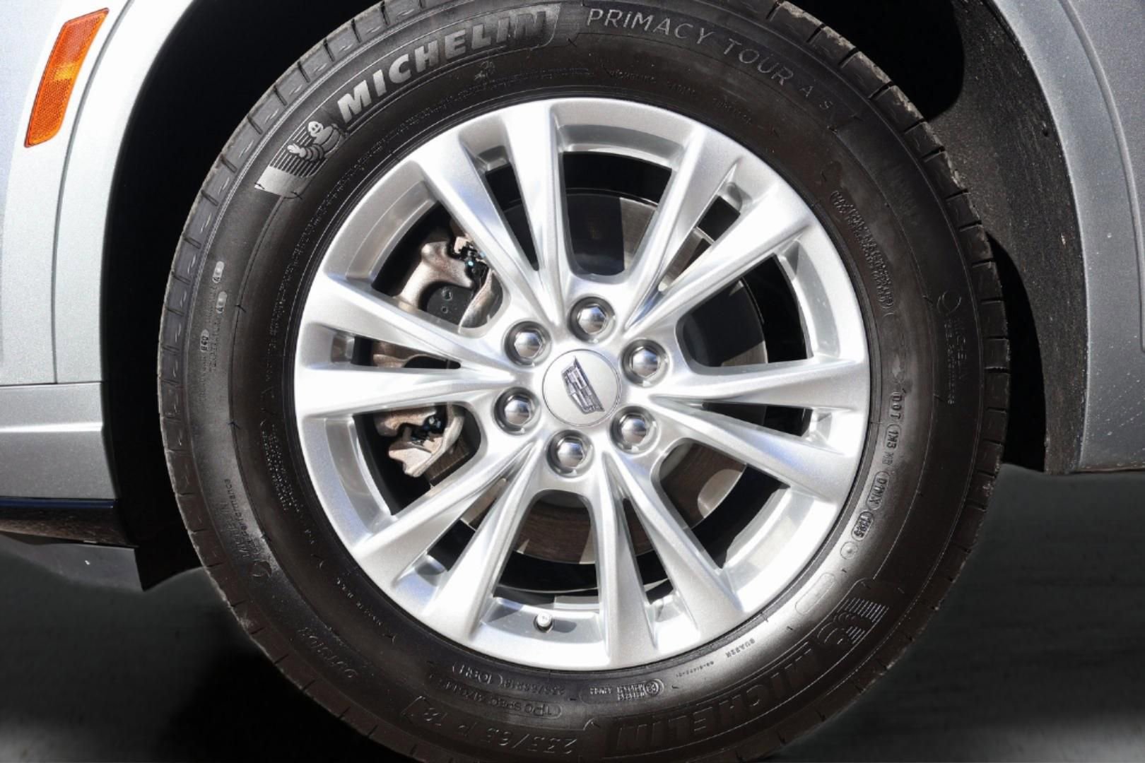 New 2025 Cadillac XT6 Luxury FWD image 9