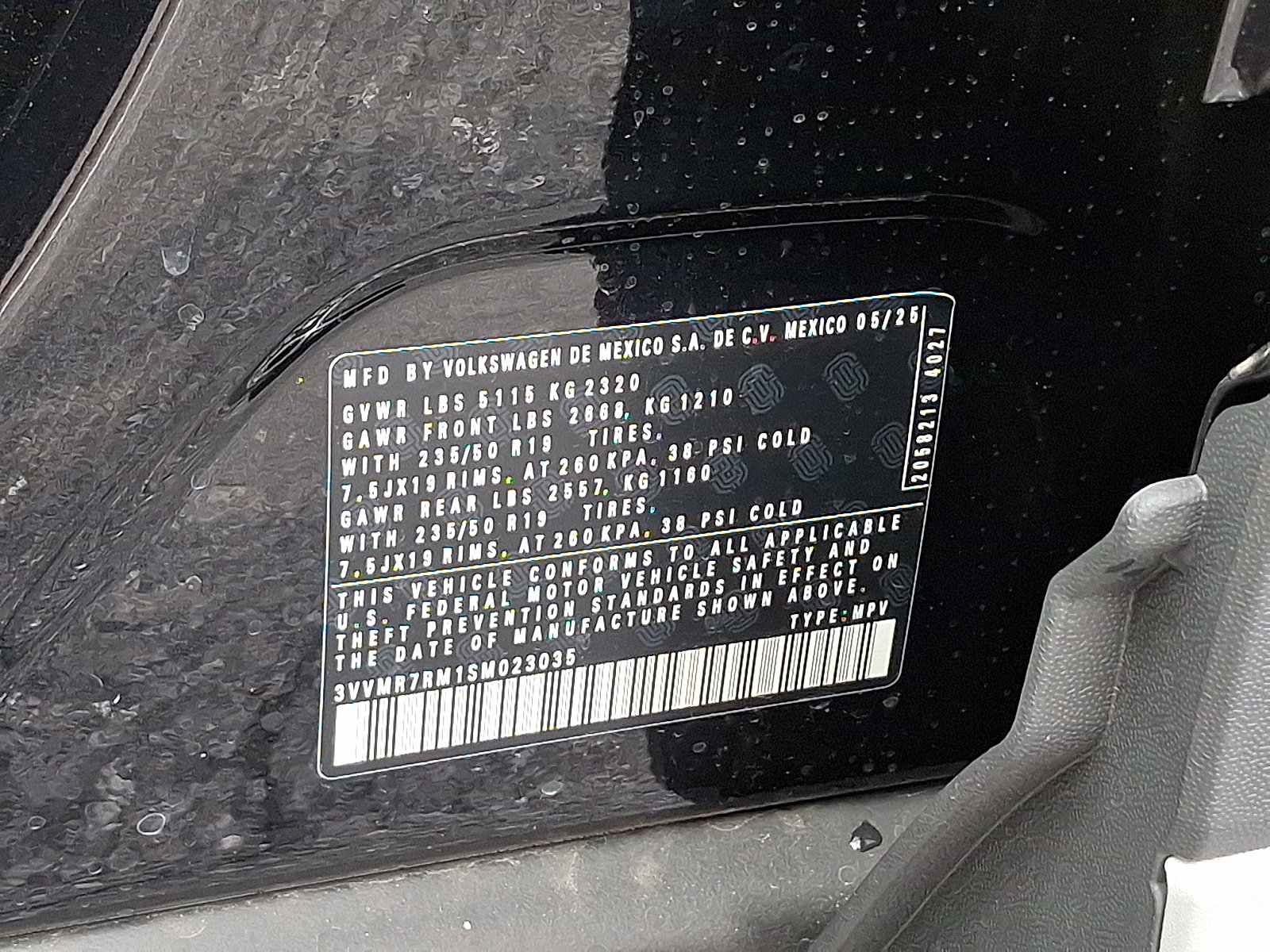 New 2025 Volkswagen Tiguan SE image 10