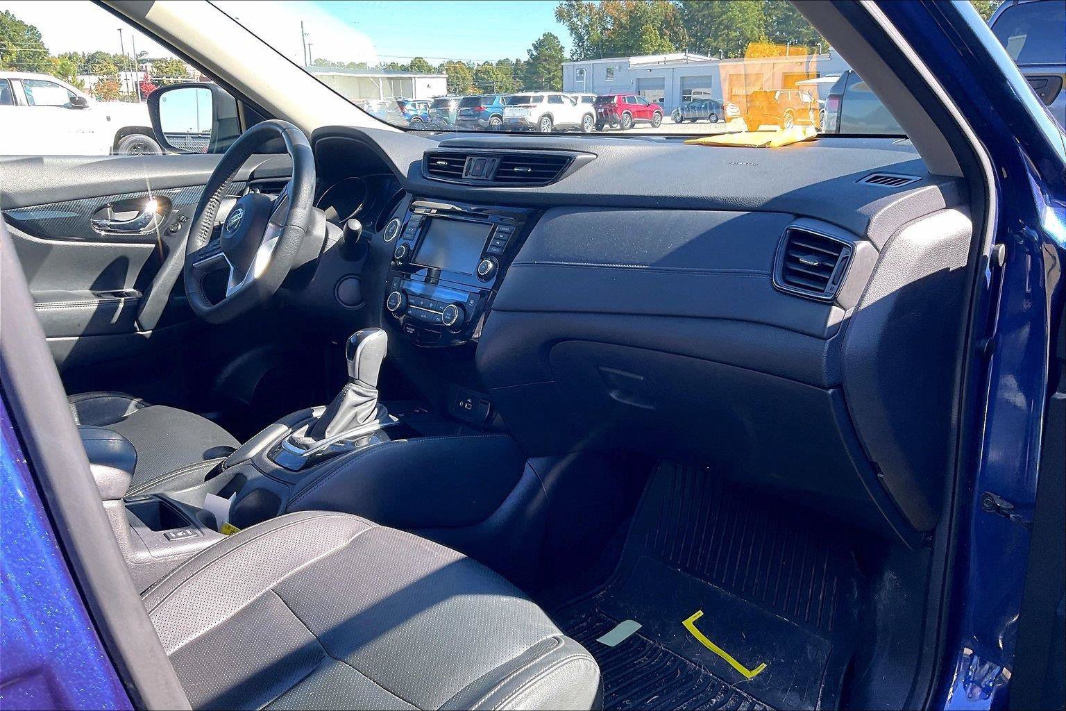Used 2020 Nissan Rogue SL FWD image 6