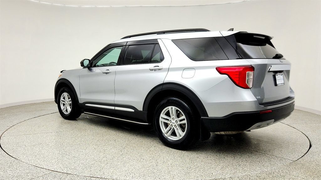 Used 2021 Ford Explorer XLT w/ Equipment Group 202A AWD/4WD image 7