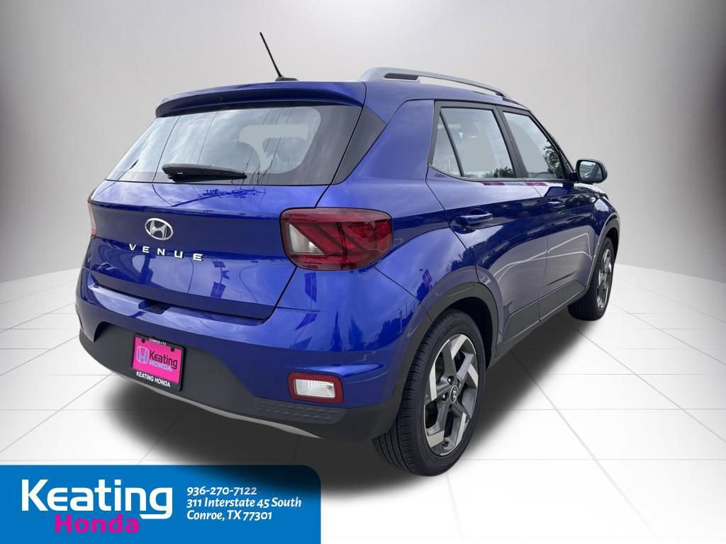 Used 2023 Hyundai Venue Limited w/ Cargo Package image 7