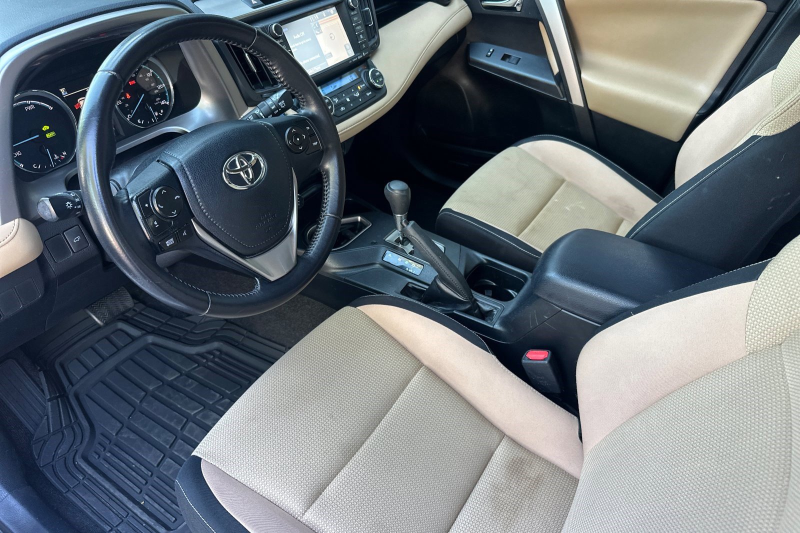 Used 2016 Toyota RAV4 XLE image 11