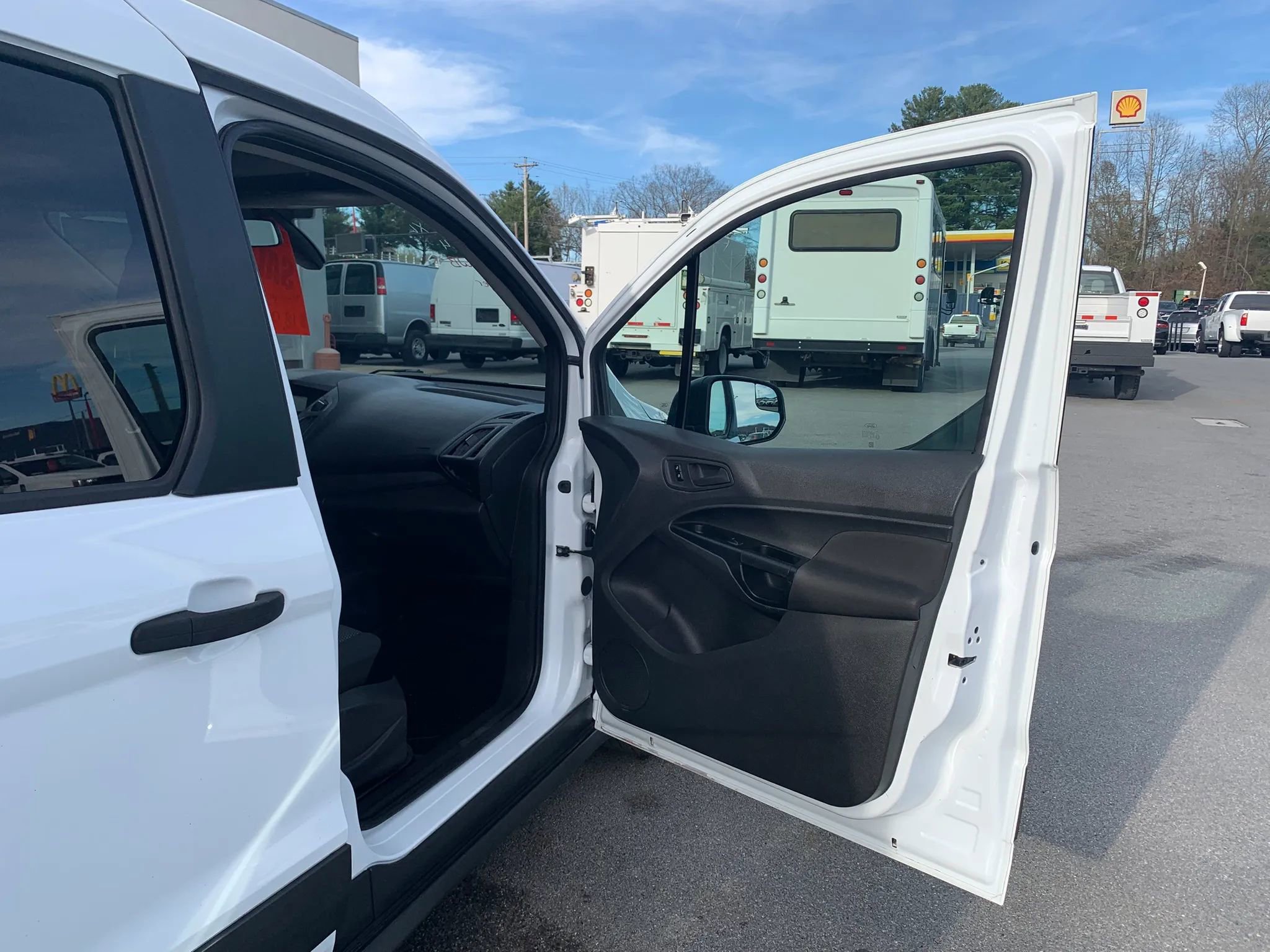 Used 2018 Ford Transit Connect XL image 19