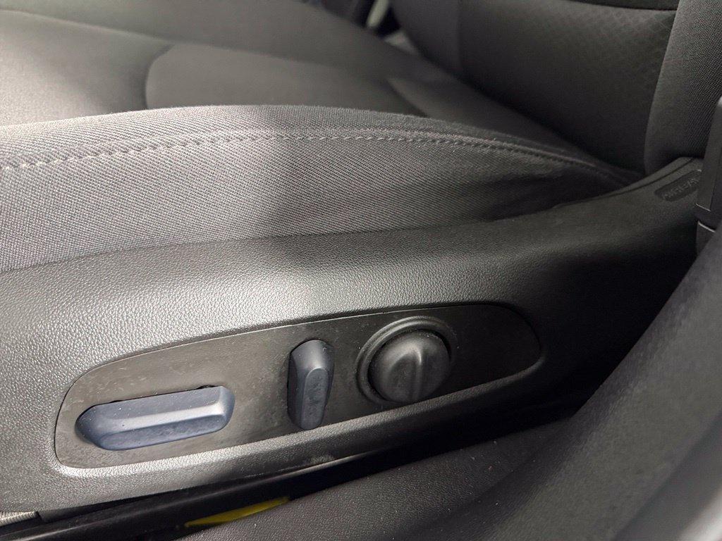 Used 2025 Chevrolet Malibu RS FWD image 20
