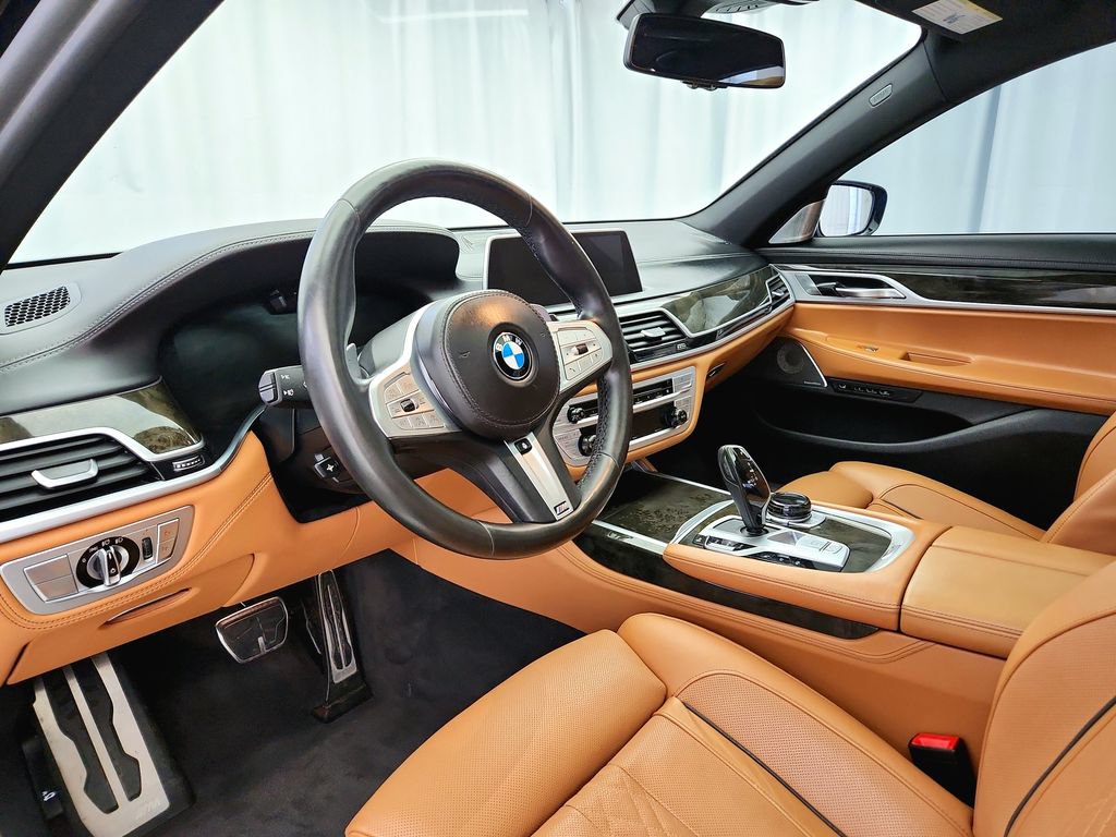 Used 2020 BMW 750i xDrive w/ Executive Package AWD/4WD image 10