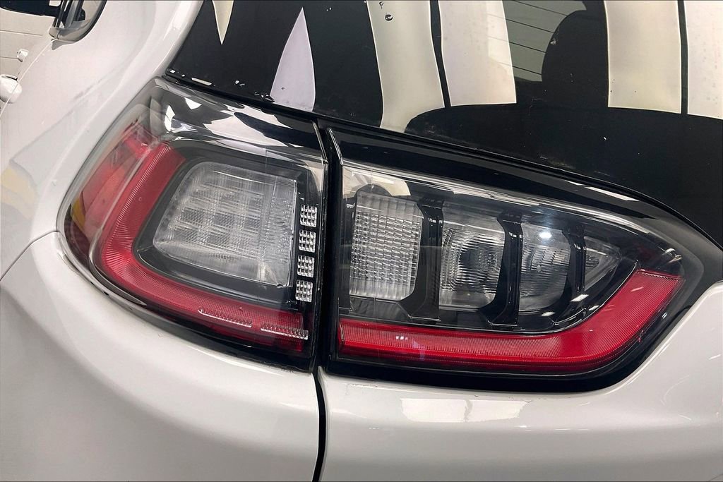 Used 2023 Jeep Cherokee Altitude Lux image 25