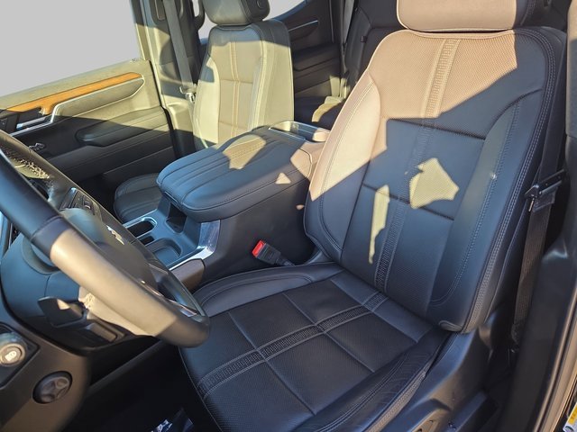 Used 2024 Chevrolet Silverado 1500 High Country image 17