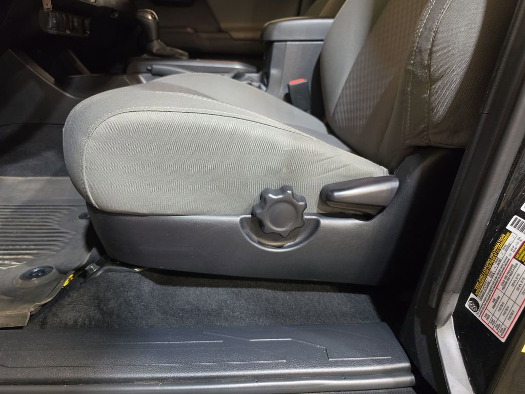 Used 2022 Toyota Tacoma SR w/ SX Package AWD/4WD image 14