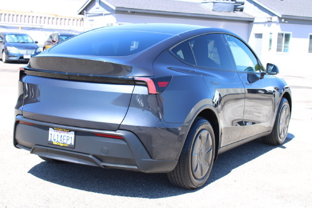 Used 2026 Tesla Model Y 2WD image 5