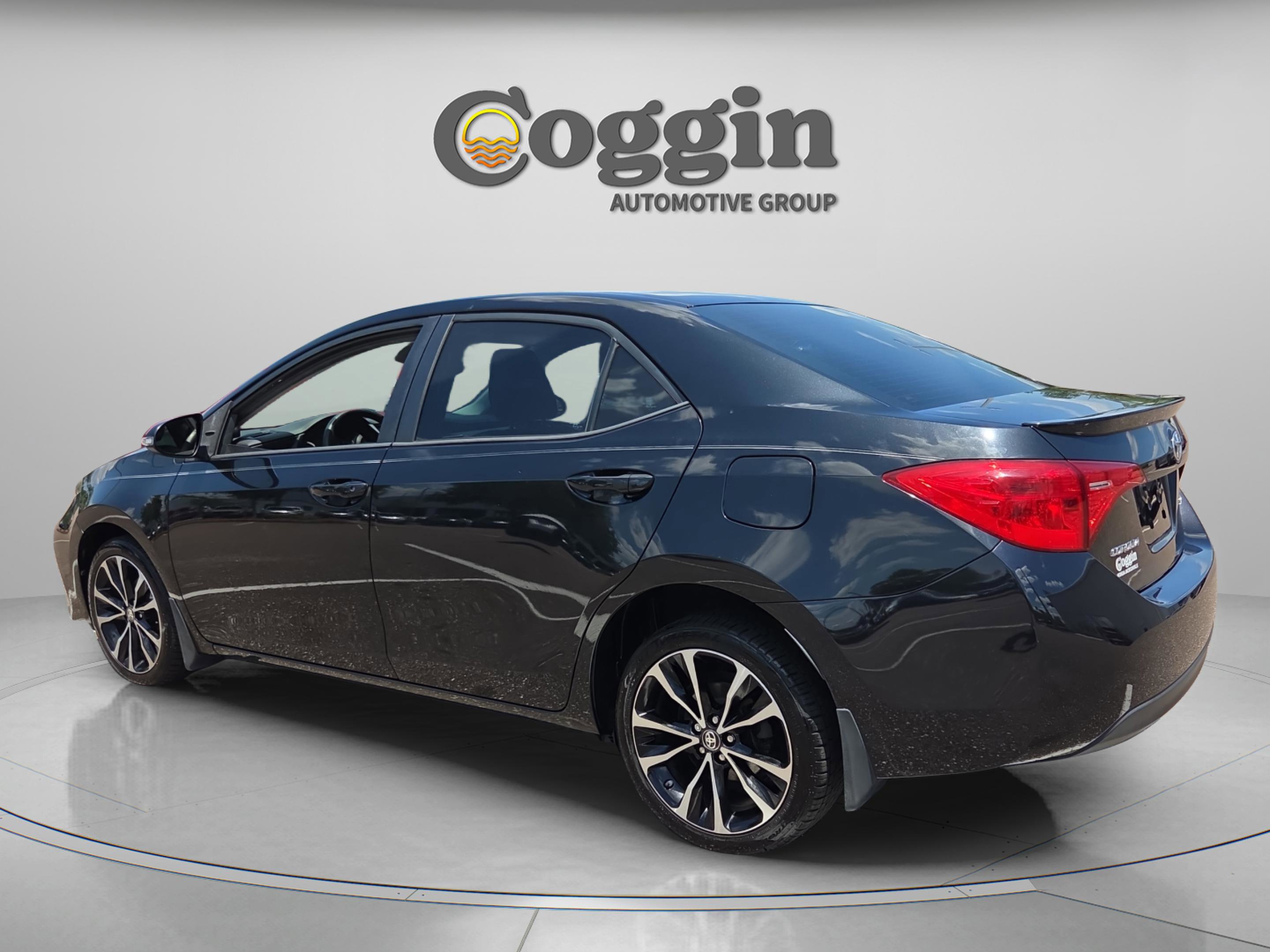 Used 2017 Toyota Corolla SE FWD image 3