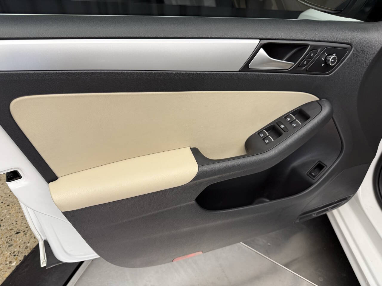 Used 2014 Volkswagen Jetta SE FWD image 17