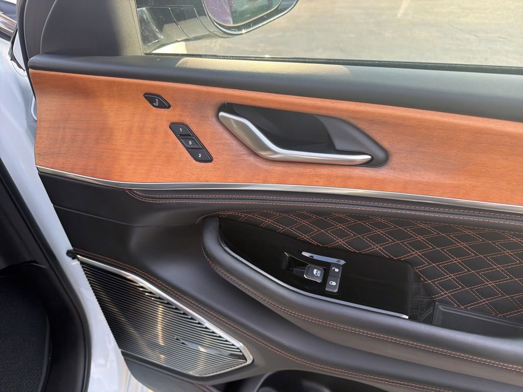 Used 2022 Jeep Grand Cherokee Summit image 38