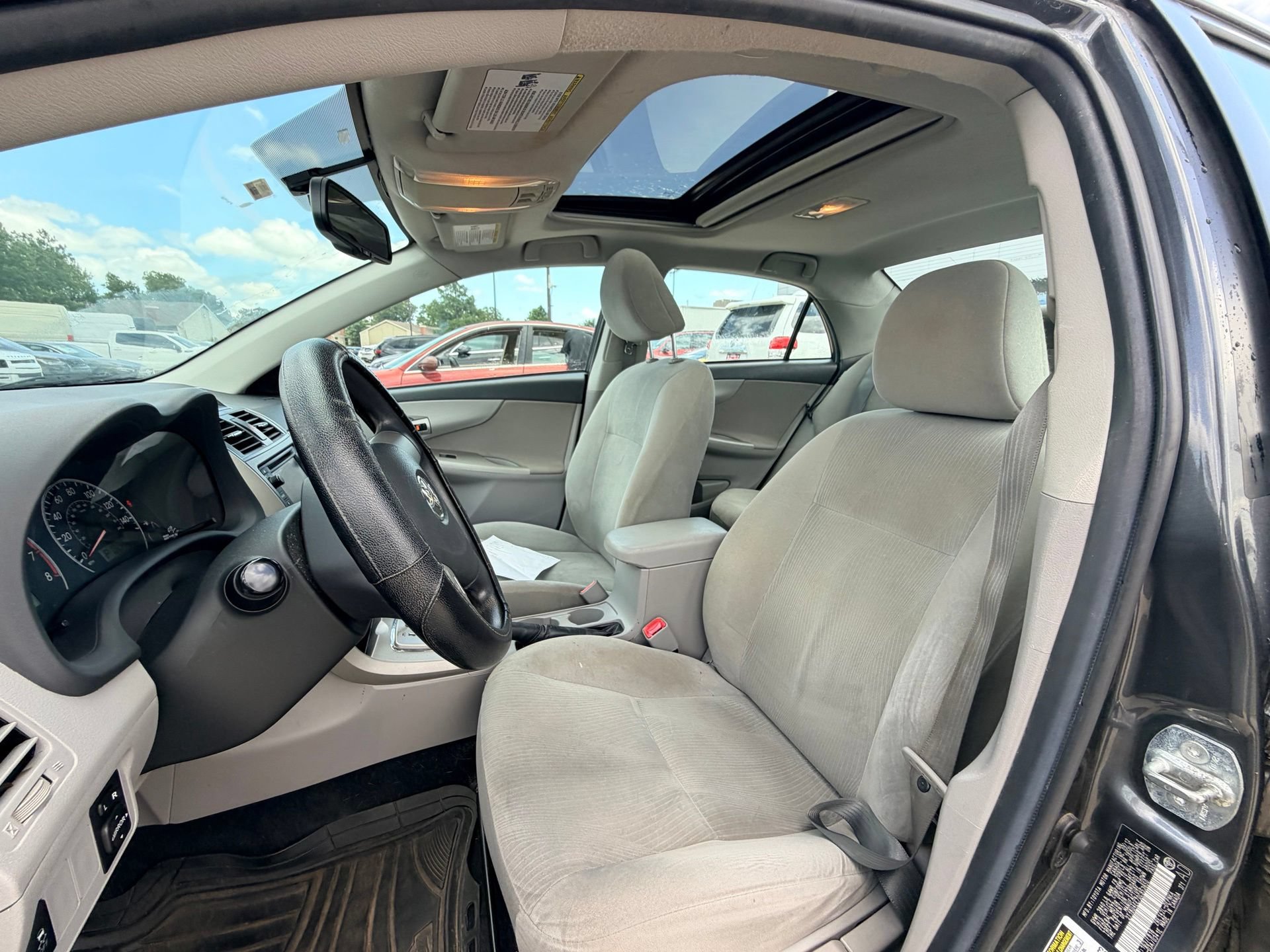 Used 2013 Toyota Corolla LE w/ Premium Pkg FWD image 19