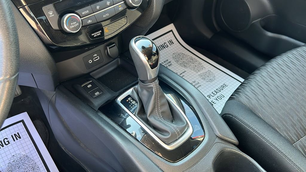 Used 2020 Nissan Rogue SV image 27