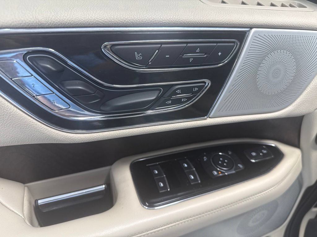 Used 2020 Lincoln Navigator Reserve w/ Equipment Group 208A Reserve AWD/4WD image 18