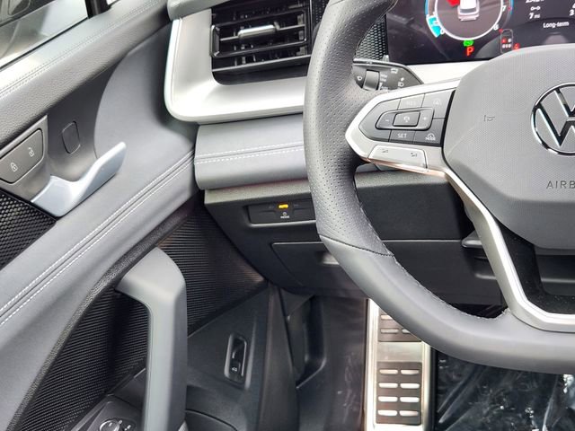 New 2026 Volkswagen Tiguan SE R-Line image 26