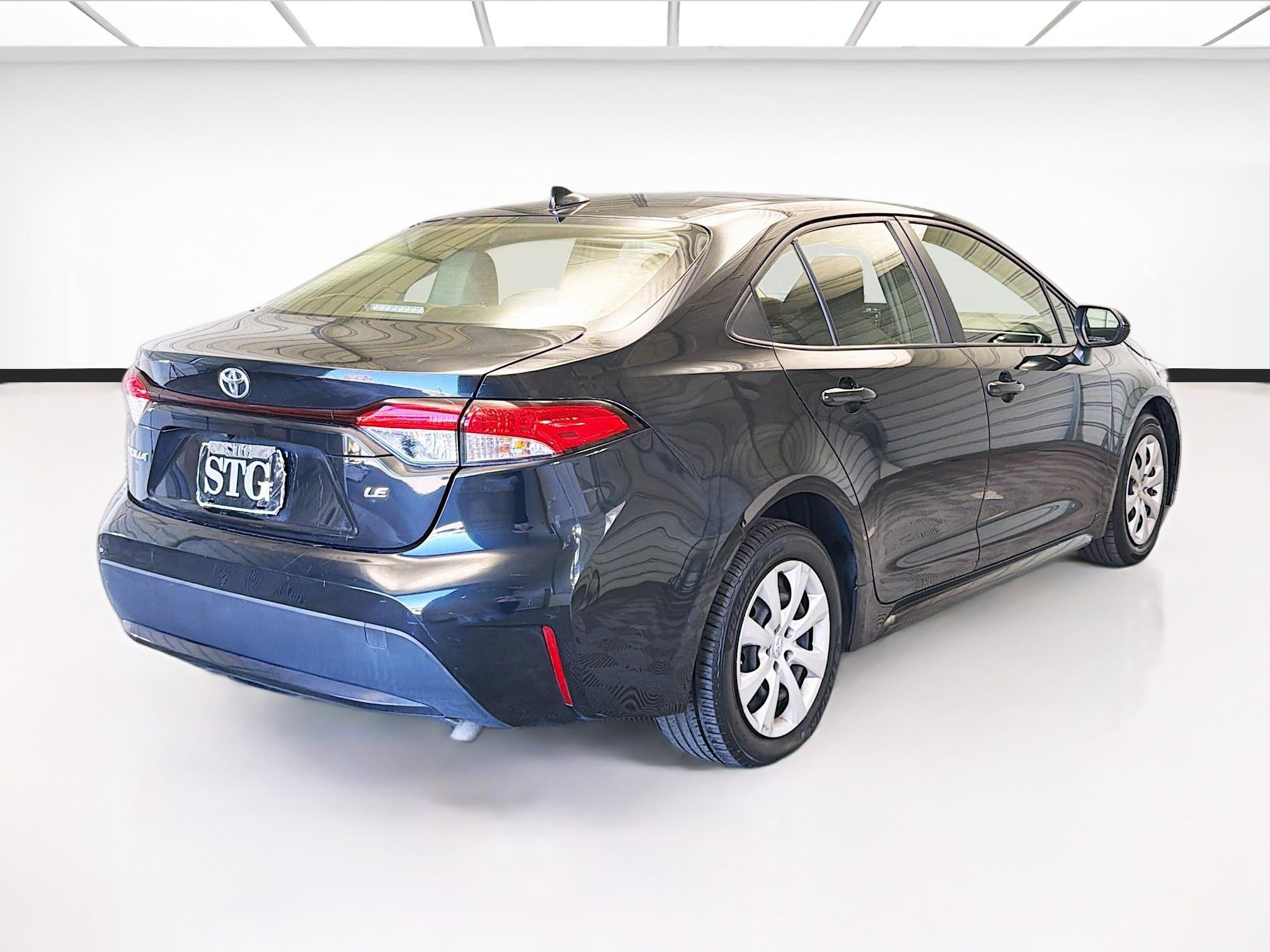 Used 2022 Toyota Corolla LE image 4