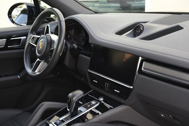 Used 2022 Porsche Cayenne Platinum Edition image 33