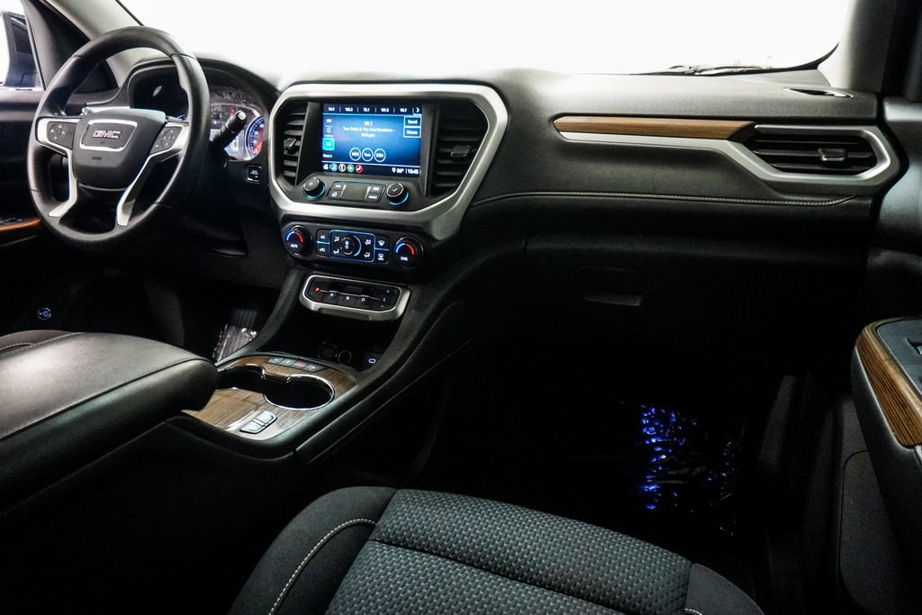 Used 2021 GMC Acadia SLE w/ Driver Convenience Package FWD image 10