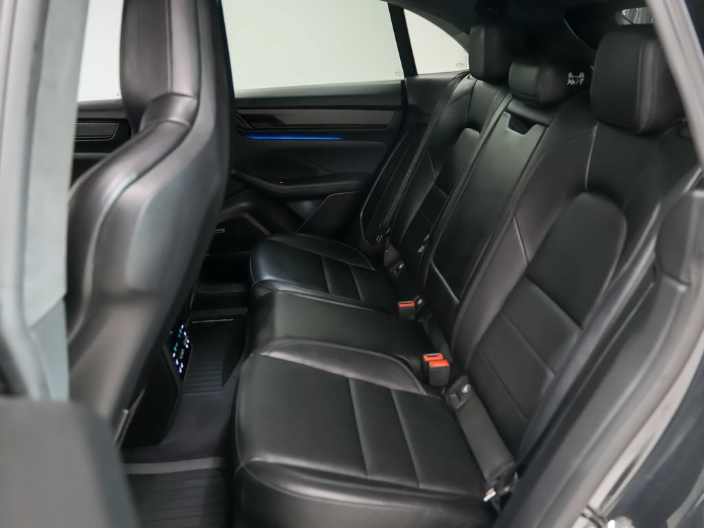 Used 2024 Porsche Macan Turbo Electric AWD/4WD image 19