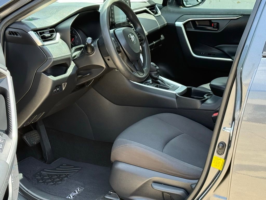 Used 2019 Toyota RAV4 LE w/ Carpet Mat Package FWD image 6