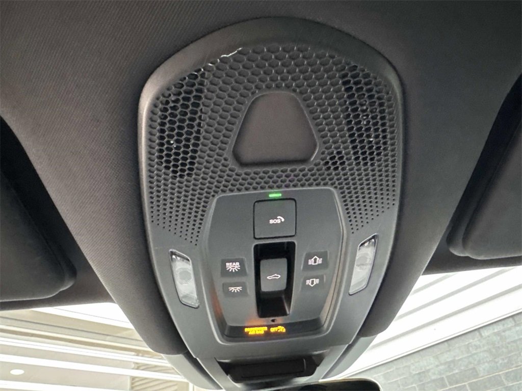 Used 2024 Porsche Cayenne image 21