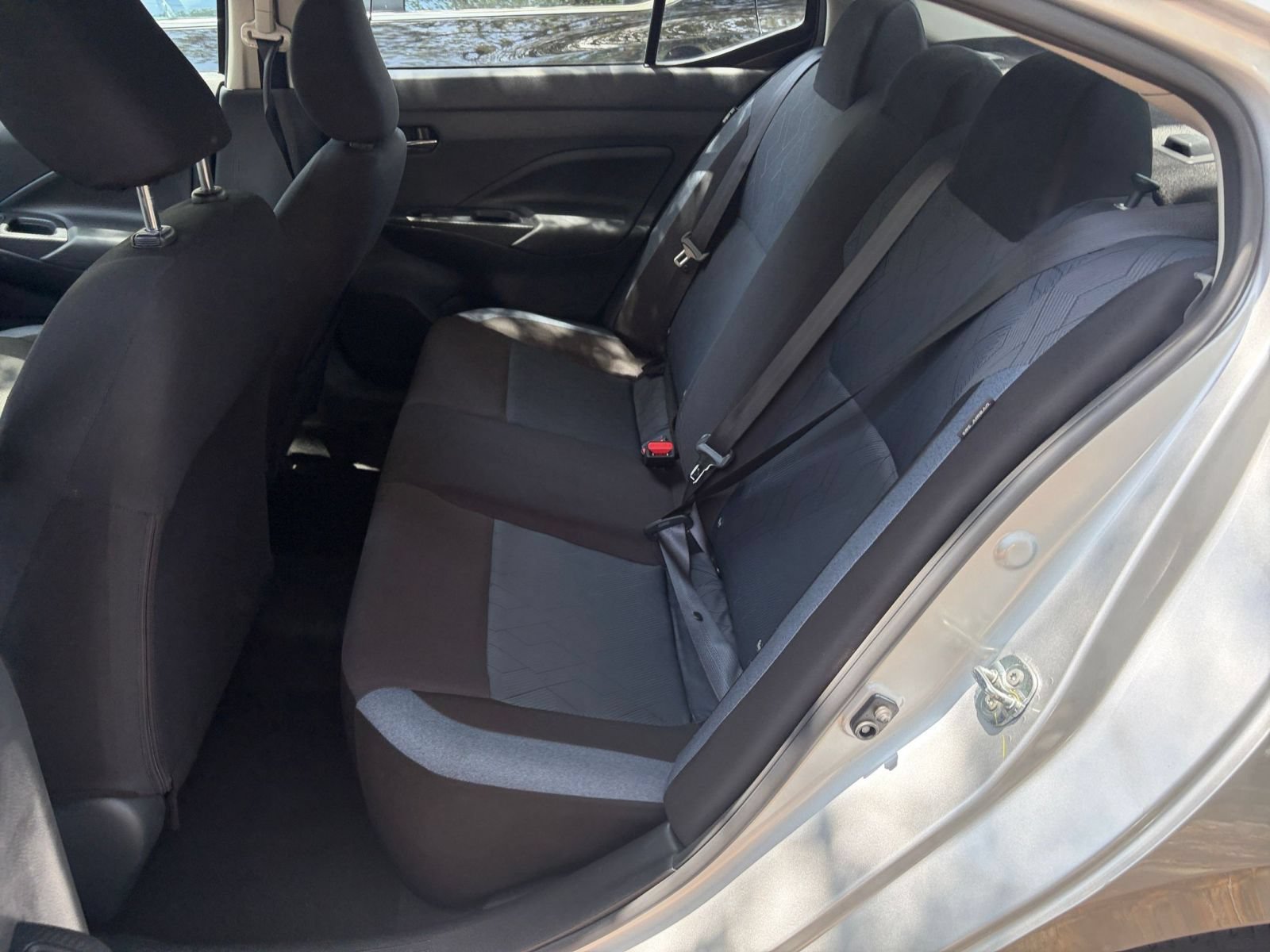 Used 2025 Nissan Versa SV FWD image 35
