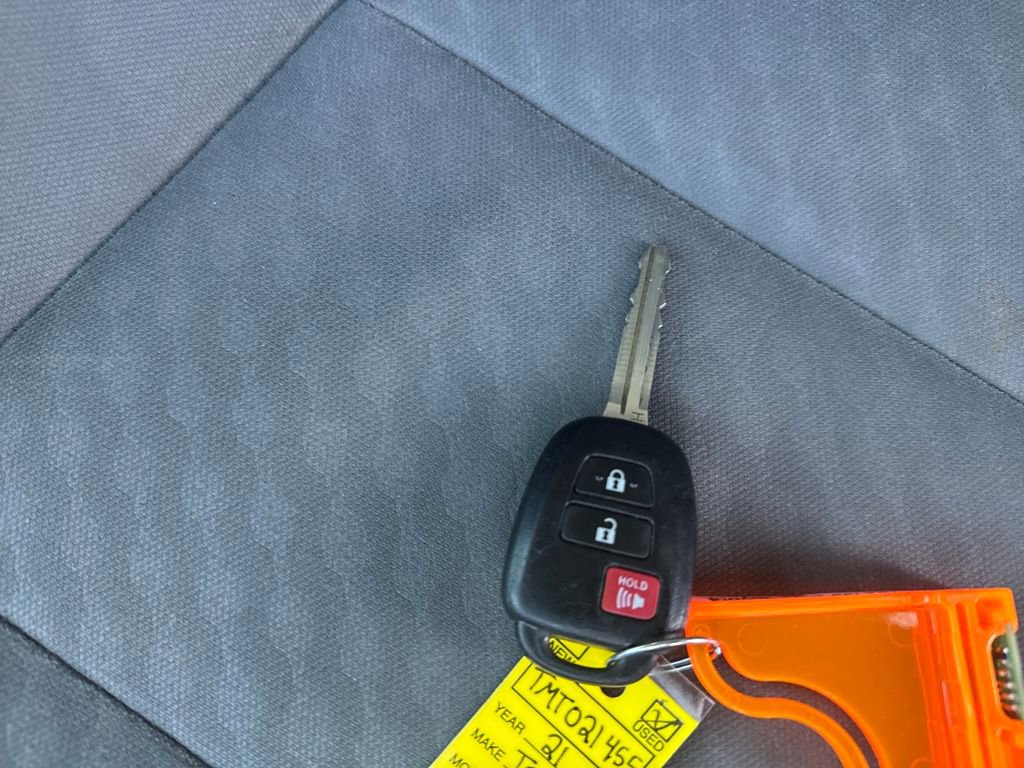 Used 2021 Toyota Tacoma SR w/ SR Convenience Package image 30