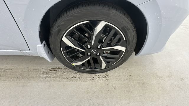 New 2025 Nissan Versa SR w/ Trunk Package image 9