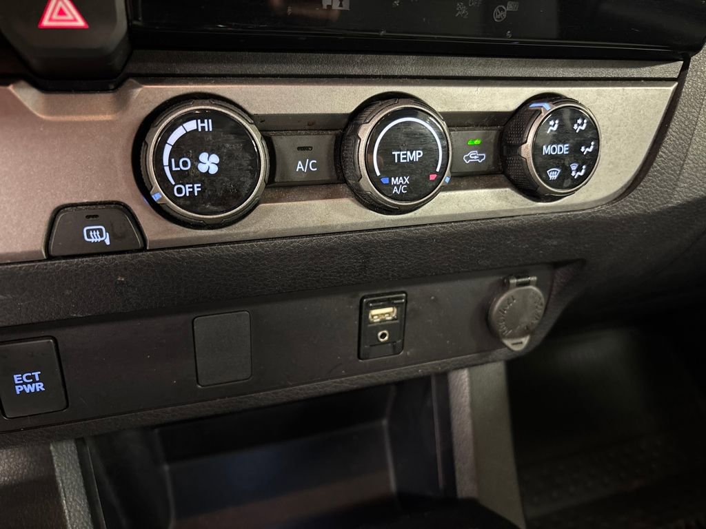 Used 2018 Toyota Tacoma SR image 41