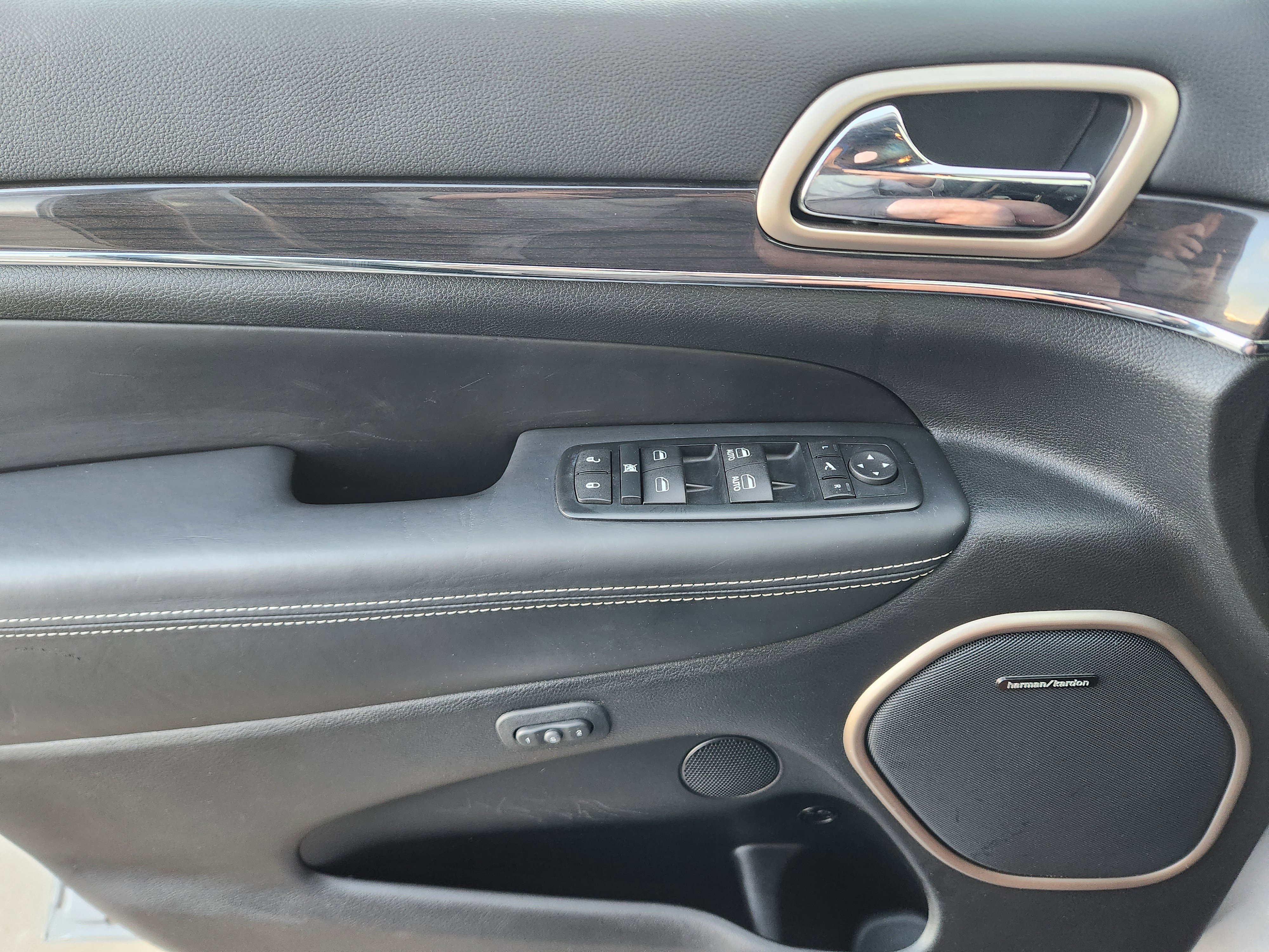 Used 2016 Jeep Grand Cherokee Overland image 21