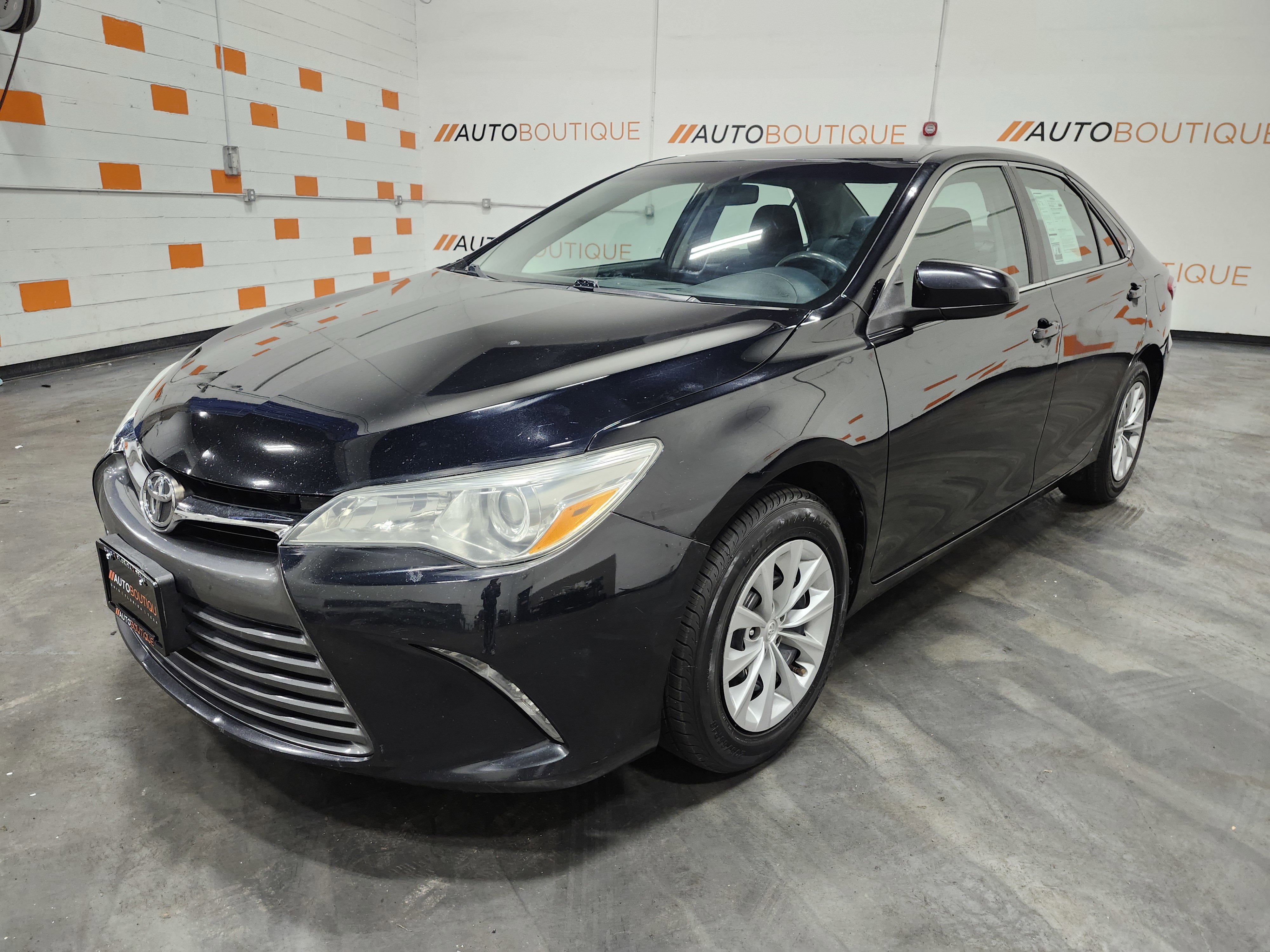 Used 2015 Toyota Camry LE image 11