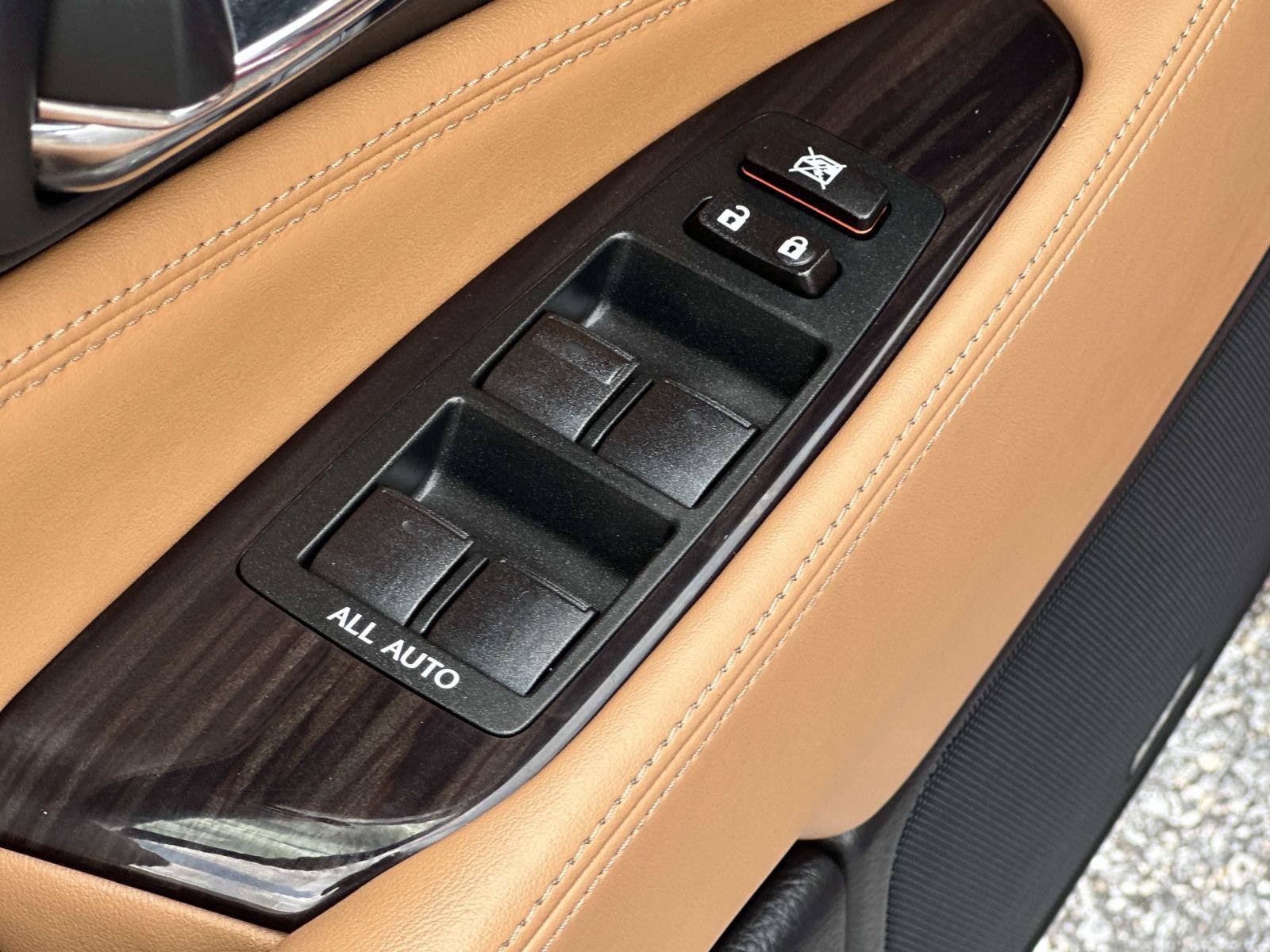 Used 2015 Lexus LS 460 AWD w/ Comfort Package image 32