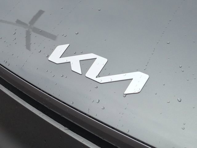 Certified 2025 Kia EV9 Light Long Range RWD image 10