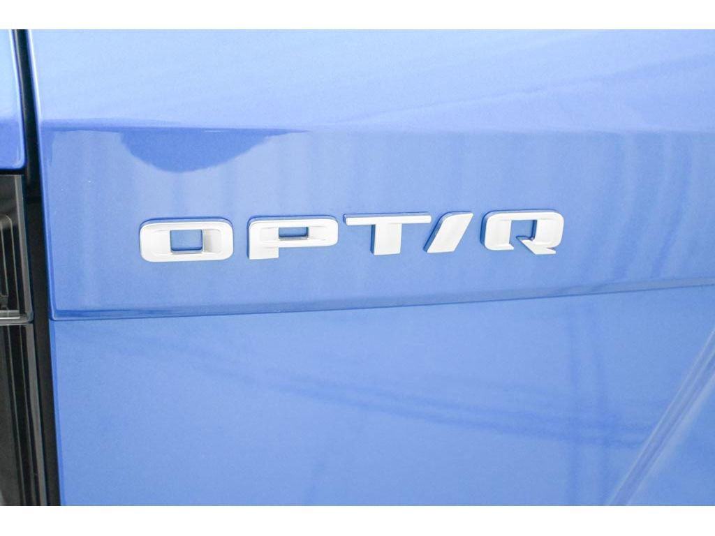 New 2026 Cadillac Optiq Luxury 2 image 37