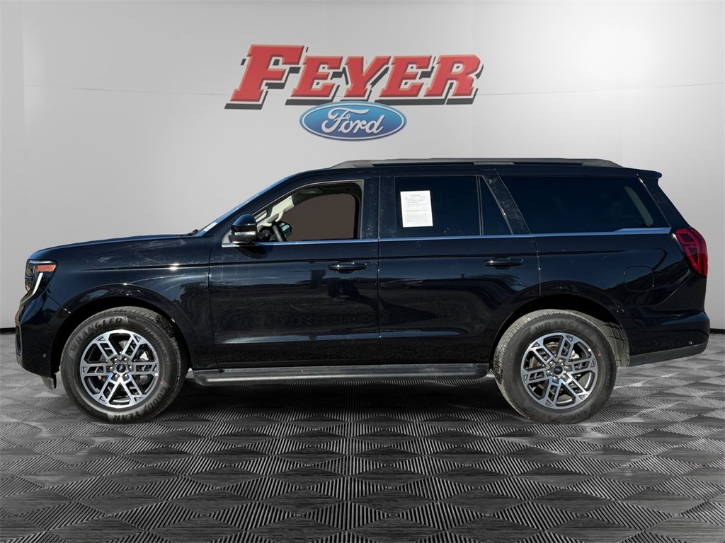 Used 2025 Ford Expedition Active image 2