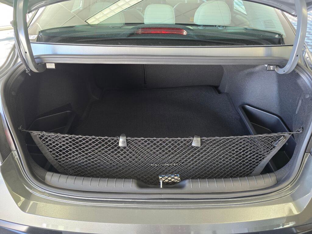 New 2026 Hyundai Elantra Limited image 16