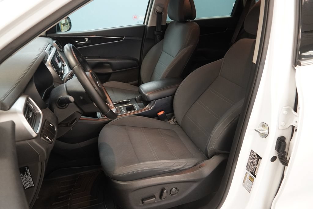Used 2016 Kia Sorento FWD w/ LX Convenience Package image 3