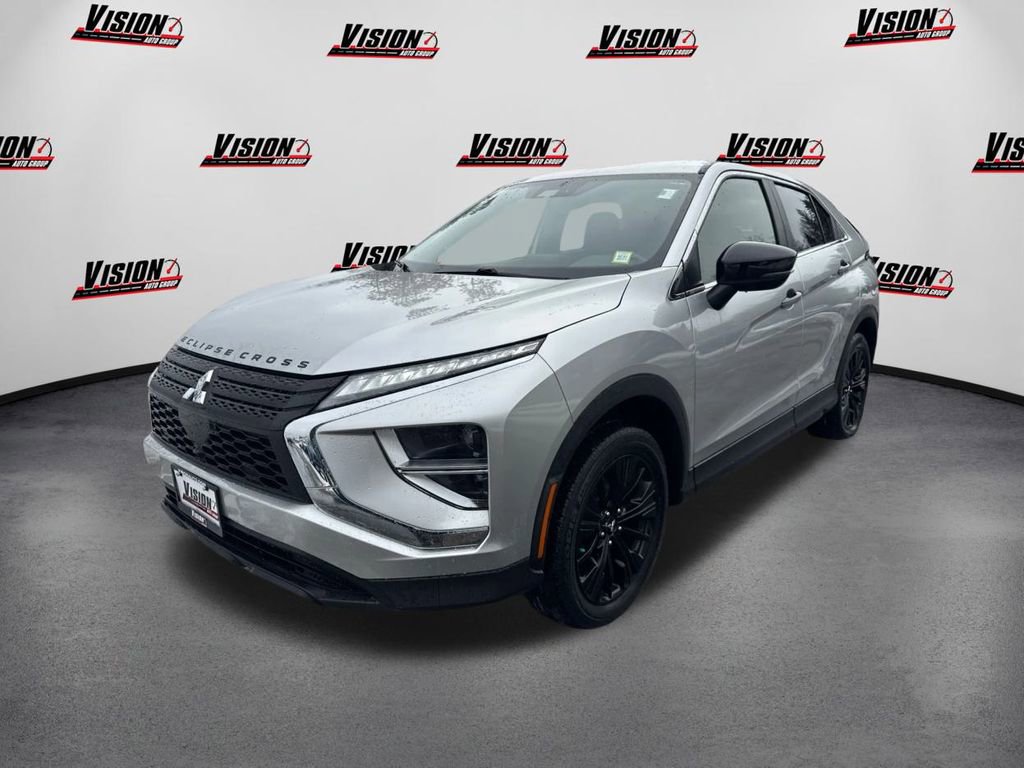 Used 2022 Mitsubishi Eclipse Cross LE image 1